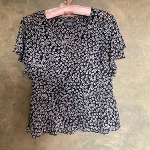 Sans Souci Ditsy Daisy Floral Flutter Sleeve Button Down Top